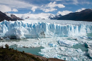 Perito_Moreno_Glacier_Patagonia_Argentina_Luca_Galuzzi_2005